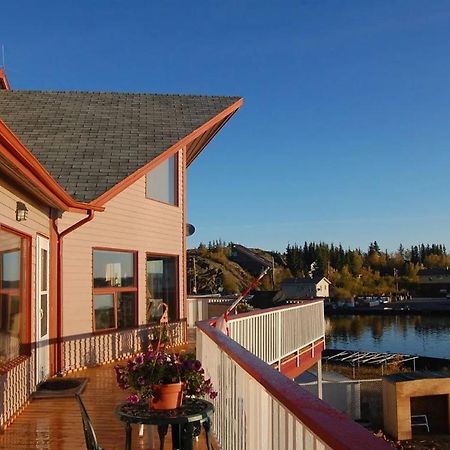 Aurora Bayside Inn Yellowknife Exterior foto