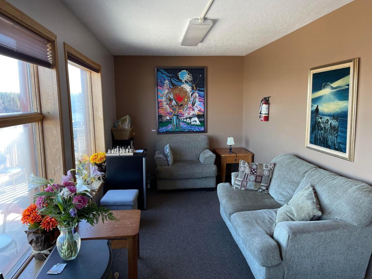 Aurora Bayside Inn Yellowknife Exterior foto