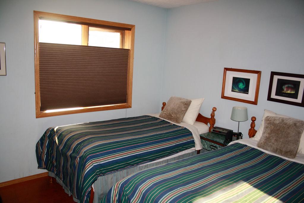Aurora Bayside Inn Yellowknife Zimmer foto