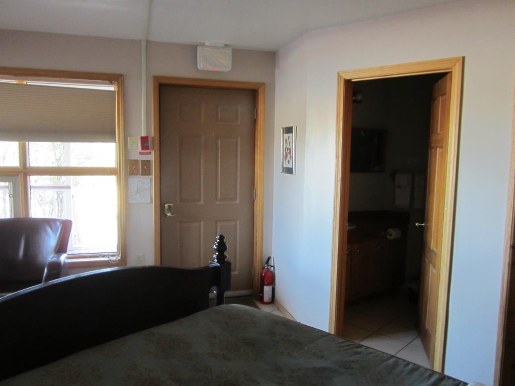 Aurora Bayside Inn Yellowknife Zimmer foto