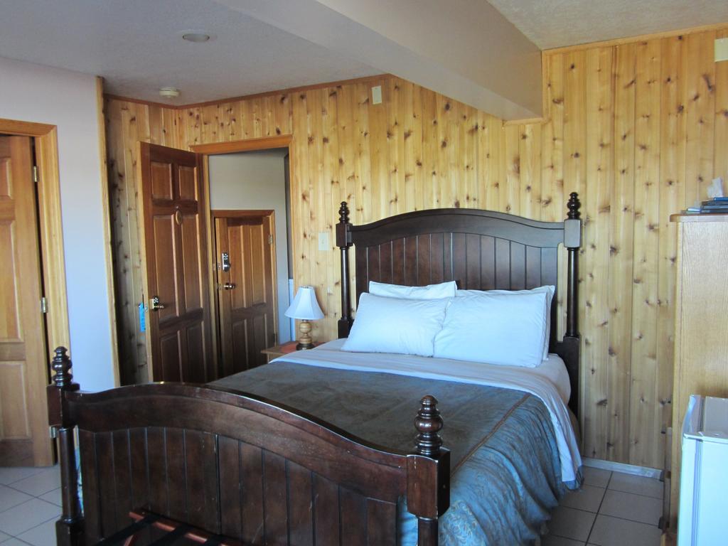 Aurora Bayside Inn Yellowknife Zimmer foto