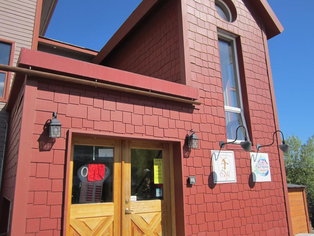 Aurora Bayside Inn Yellowknife Exterior foto