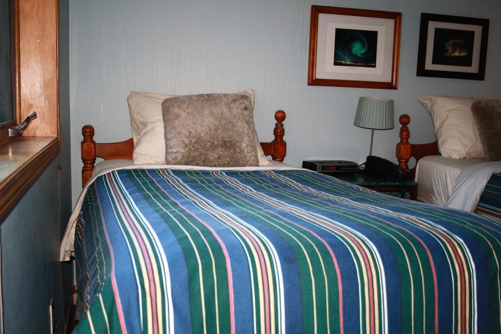 Aurora Bayside Inn Yellowknife Zimmer foto