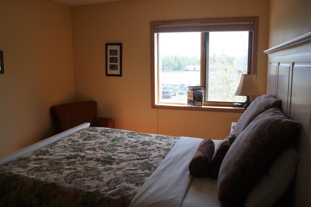 Aurora Bayside Inn Yellowknife Zimmer foto