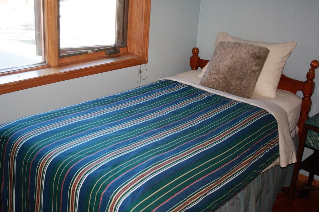 Aurora Bayside Inn Yellowknife Zimmer foto